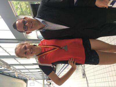 Johanna Schikora erfolgreich mit Medaille. Hier trafen wir uns 2018 in Berlin.